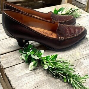 Sofft Brand Women’s closed high heel shoe leather 8.5 Size Brown